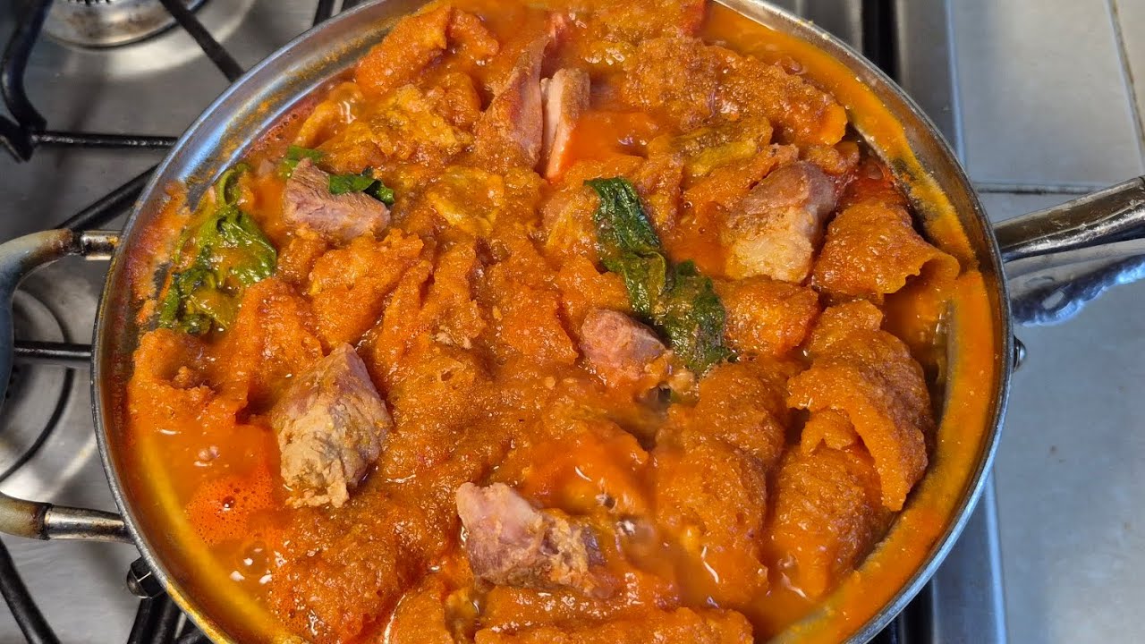 CHICHARRÓN EN SALSA ROJA #exquisito  #comida #Mexicana 