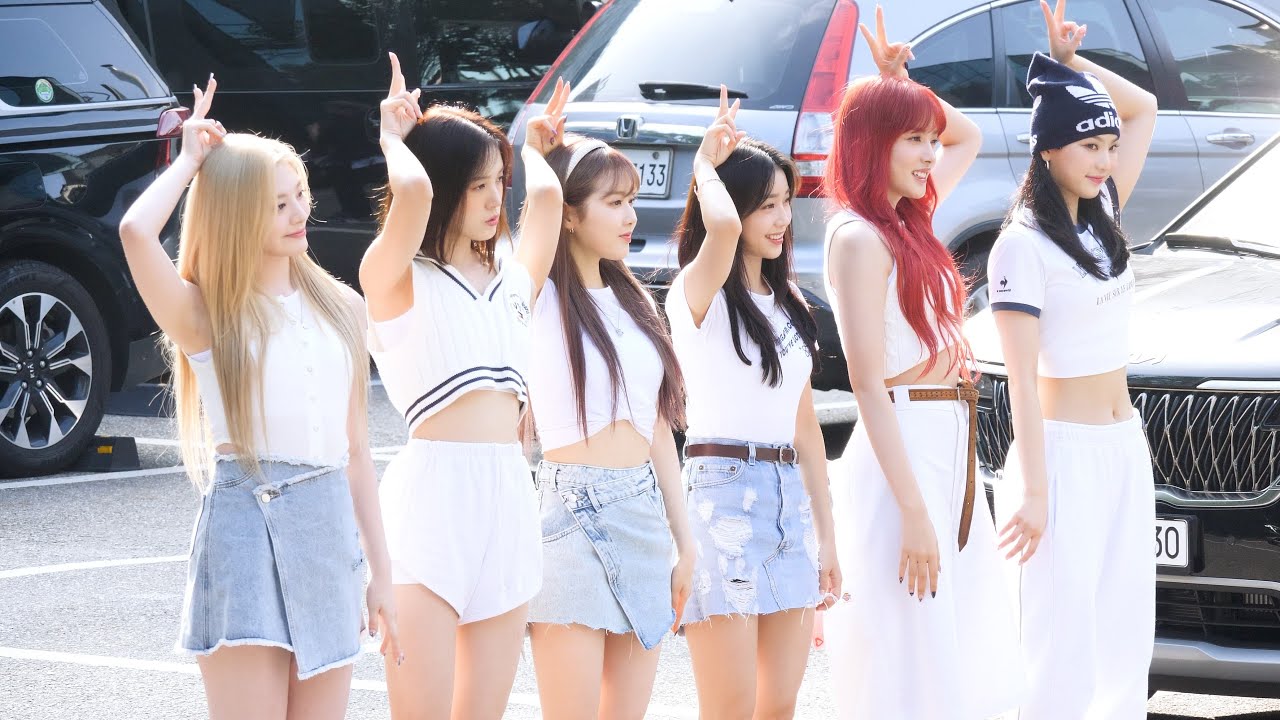 220729 STAYC (스테이씨) 뮤직뱅크 출근길 4K 직캠｜Spinel