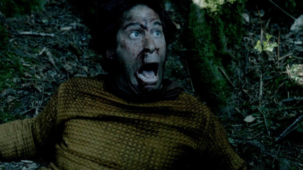 Vikings - Rollo cuts off Leg from English Soldier (3x2) [Full HD]