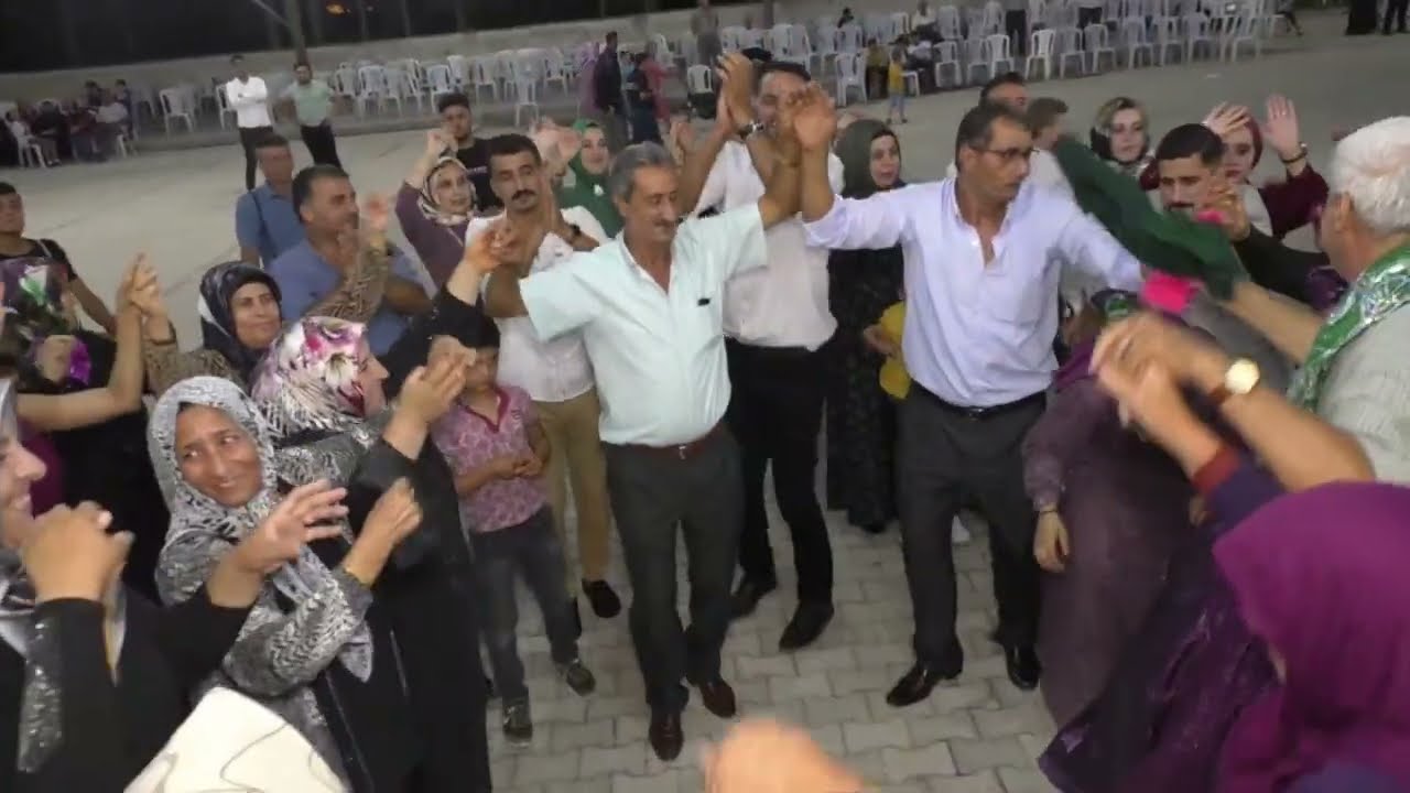 Harika Bı Düğün Es Ailesi👪 Ahmet Açıkgöz Hareketli Türkçe 💃💃 Halay Orta Oyunu