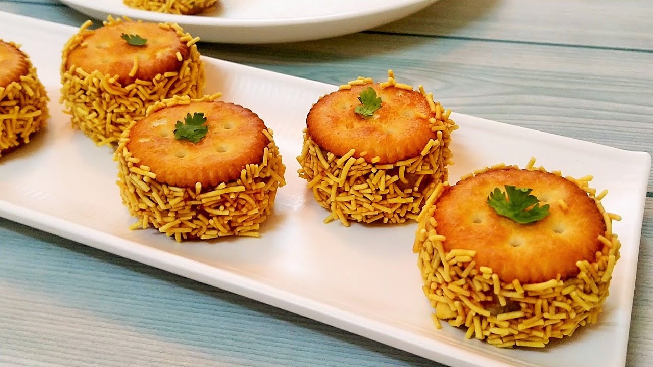 2 MIN. SNACKS RECIPE |  Stuffed Monaco Biscuit | Veg Starter Recipe | Party Appetizer Idea |