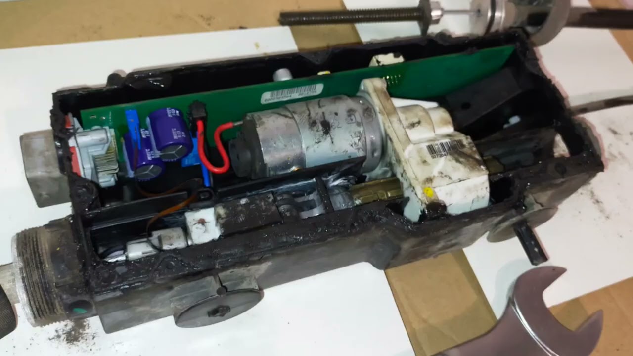 Przygody z bezprzewodowym elektrycznym hamulcem ręcznym w Renault Laguna II ph2