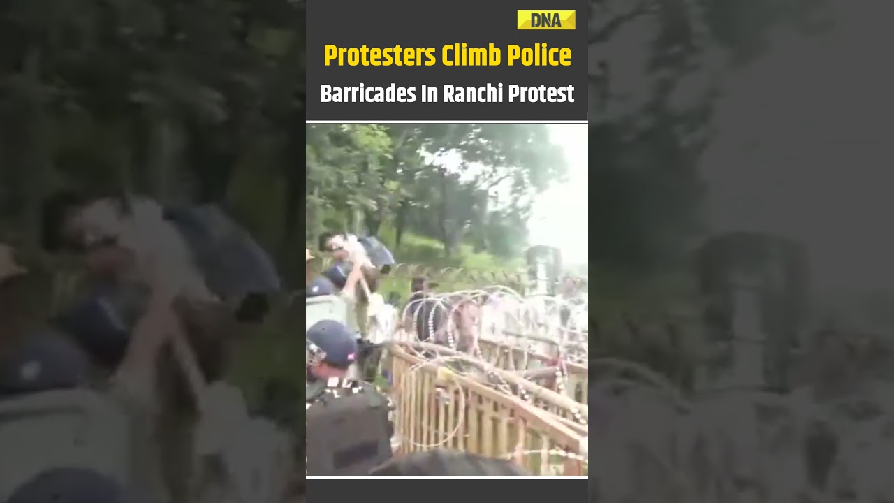 Jharkhand Protest: Students Climb Police Barricades During Vidhan Sabha Gherao March