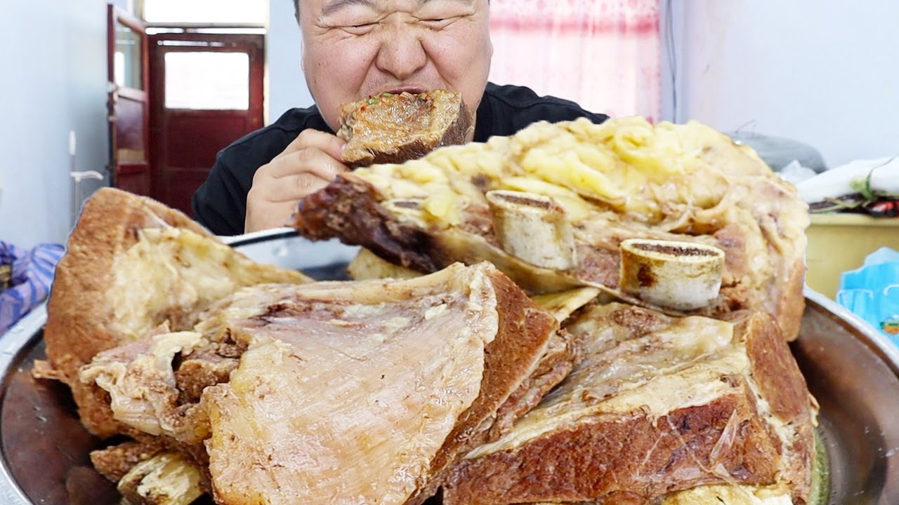 阿强胃口不好，冰箱有十几斤牛排，阿强做清炖牛排｜Mukbang【cram阿强】