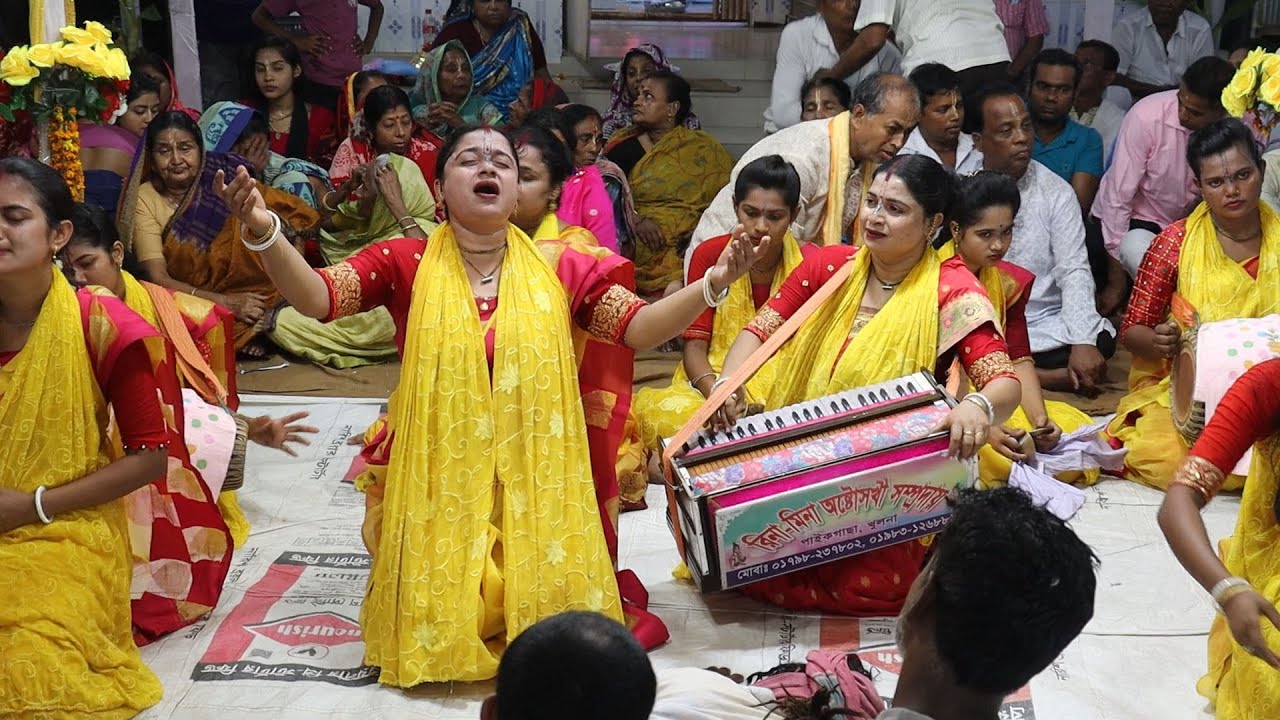 সখীদের বিরাম কীর্তন হৃদয় ছুয়ে গেল
