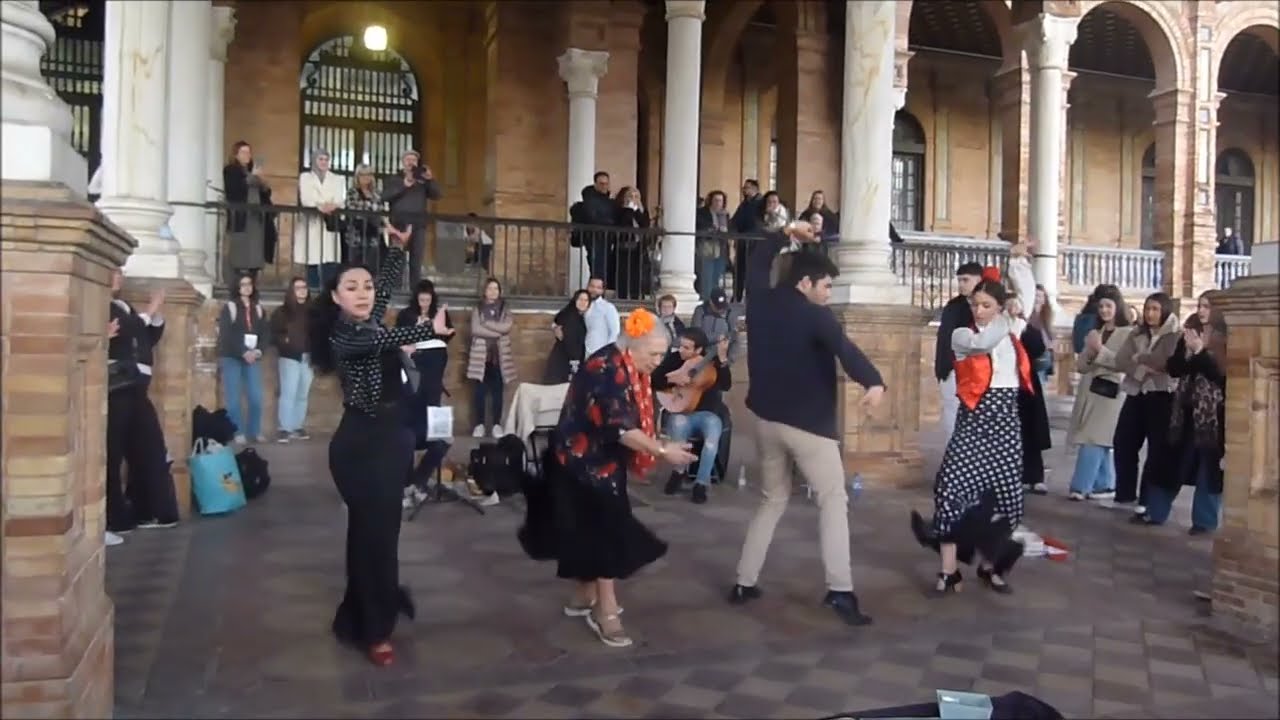 Piazza di Spagna Siviglia artisti di strada #chaneltommaso