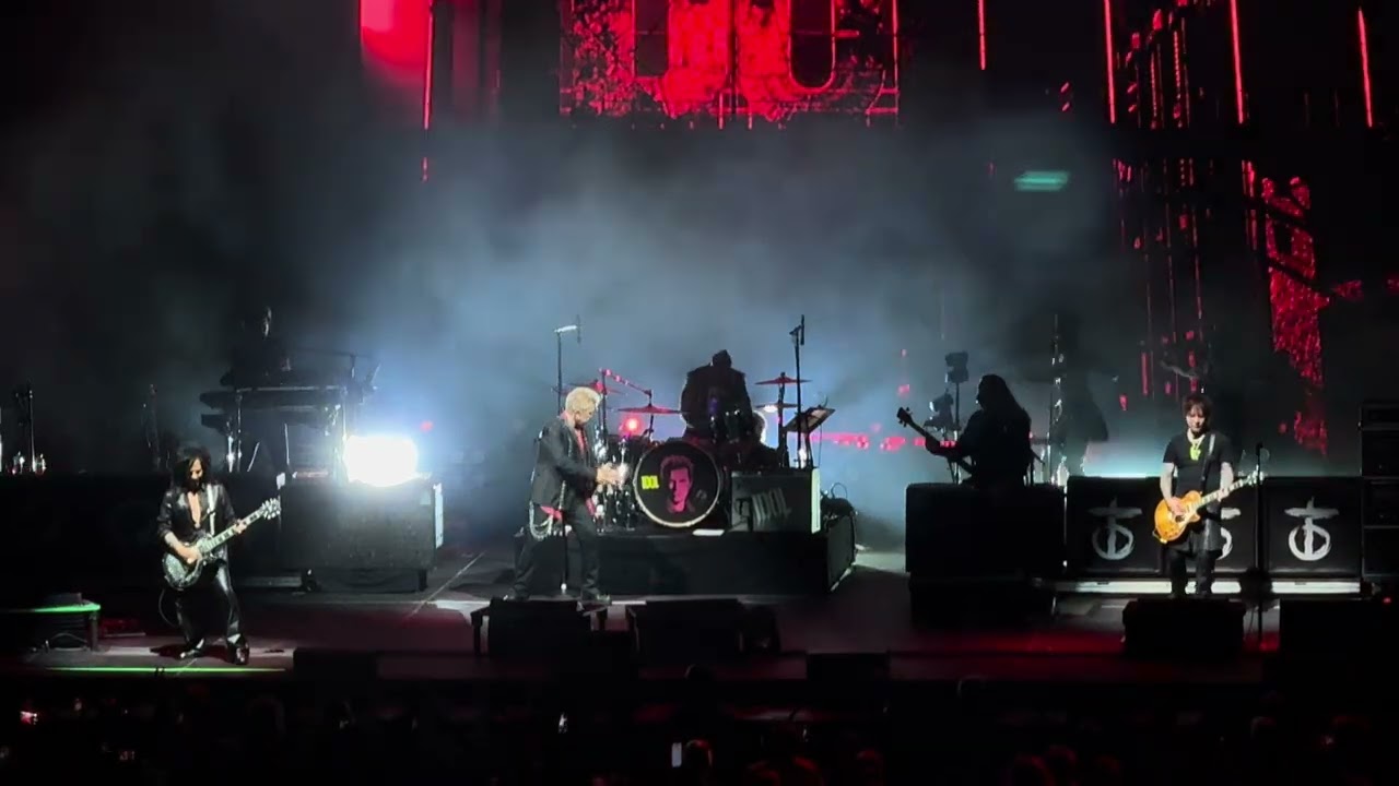Billy Idol - Eyes with a Face - Kia Forum, Los Angeles, CA - 9/25/25