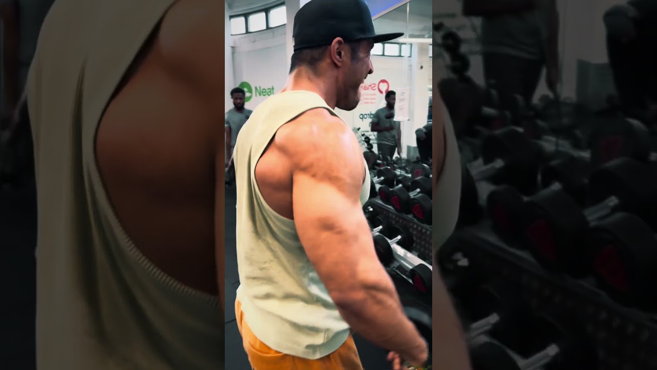 Indian boy pumping in London one month before for classic physique game. #motivation