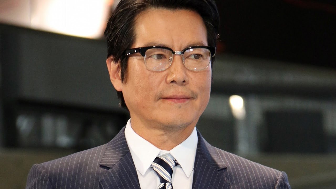 豊川悦司、スーツ＆眼鏡の“できる”ビジネスマン姿で登場！新型「クラウン」発表会1　#Etsushi Toyokawa