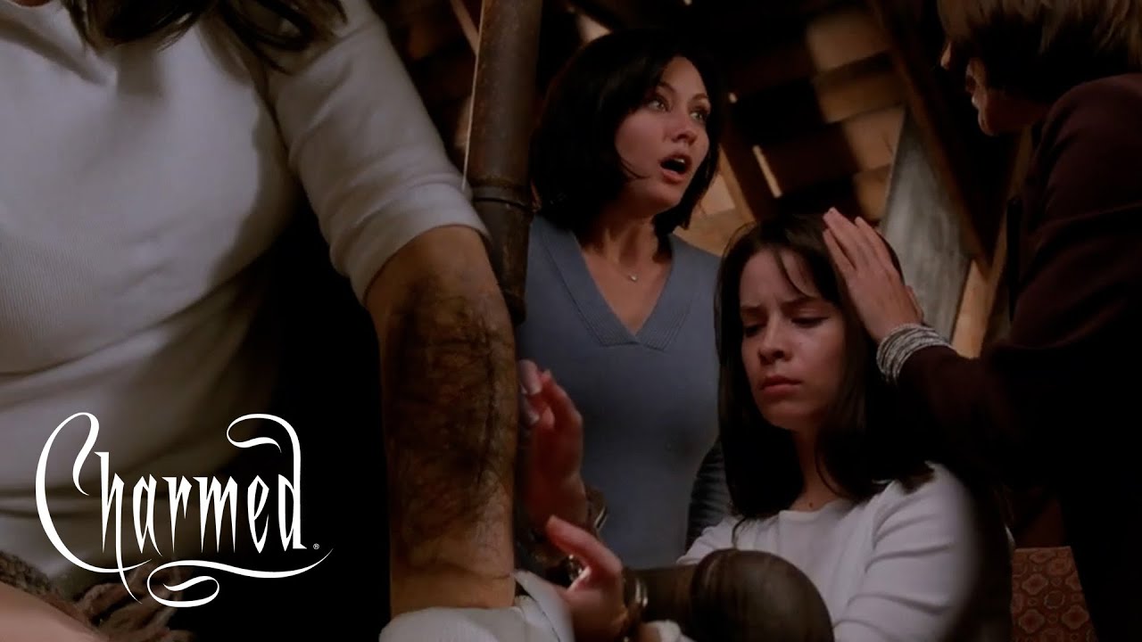 Prue and Phoebe Race To Save Piper!