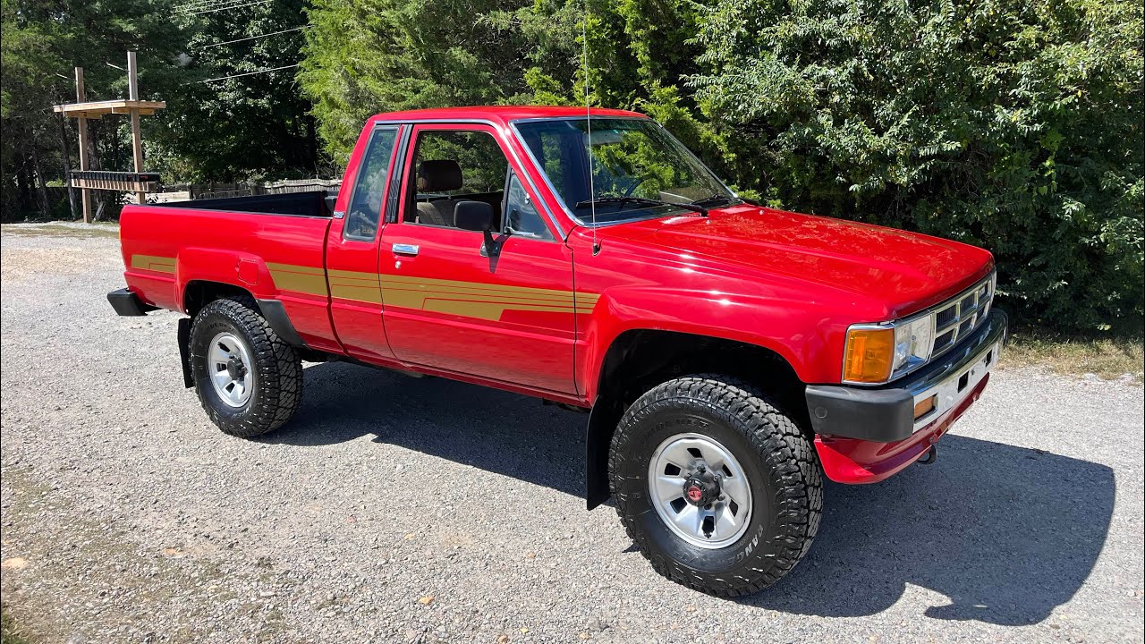 1986 Toyota Pickup 4x4 FOR SALE.  $17,500.