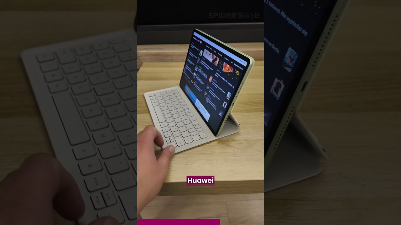 THIS SCREEN IS A MUST-HAVE. See the difference between these screen types in the HUAWEI MatePad 1...