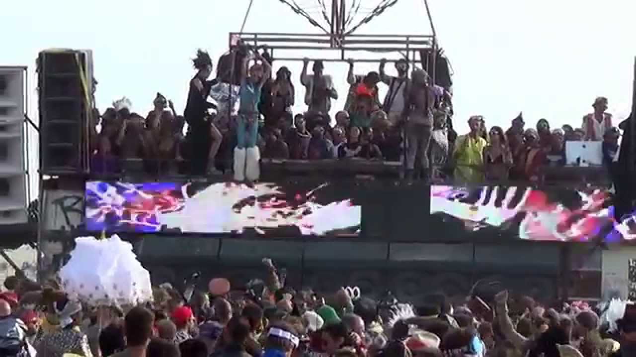 Francesca Lombardo - Robot Heart - Burning Man 2014