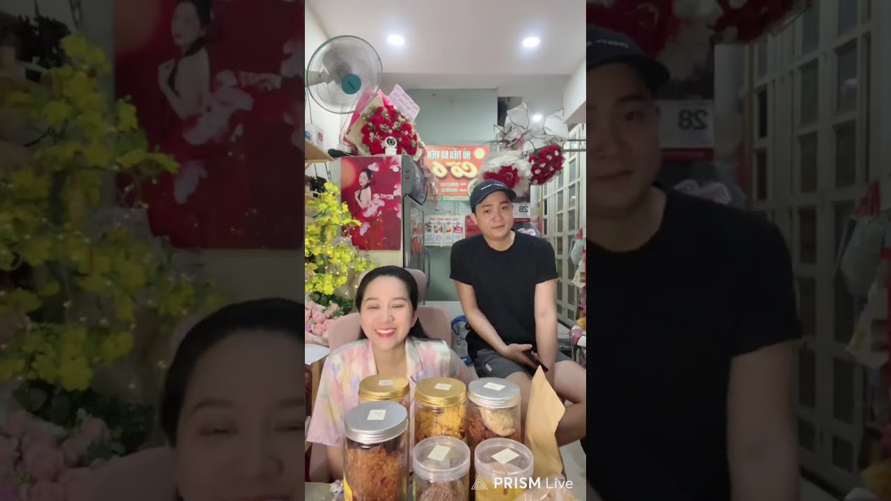 Hồng Phượng và Cao Hồng Hữu livestream giao lưu khán giả tôus 28/1/2026