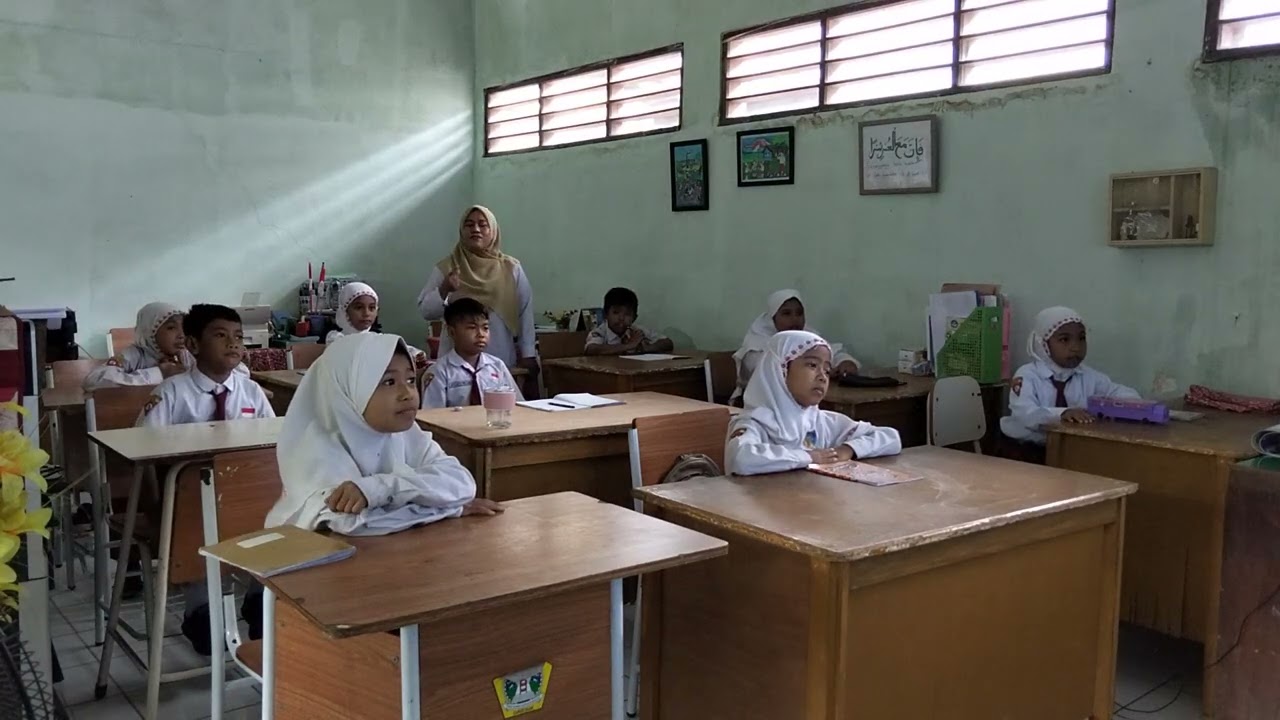 Yuukkk.. bernyanyi...