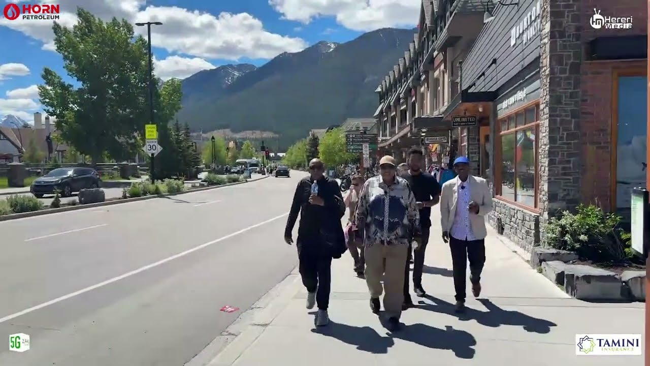 Harada Lake Louise ee gobolka Alberta ee Canada, waa meelaha ugu quruxda badan.