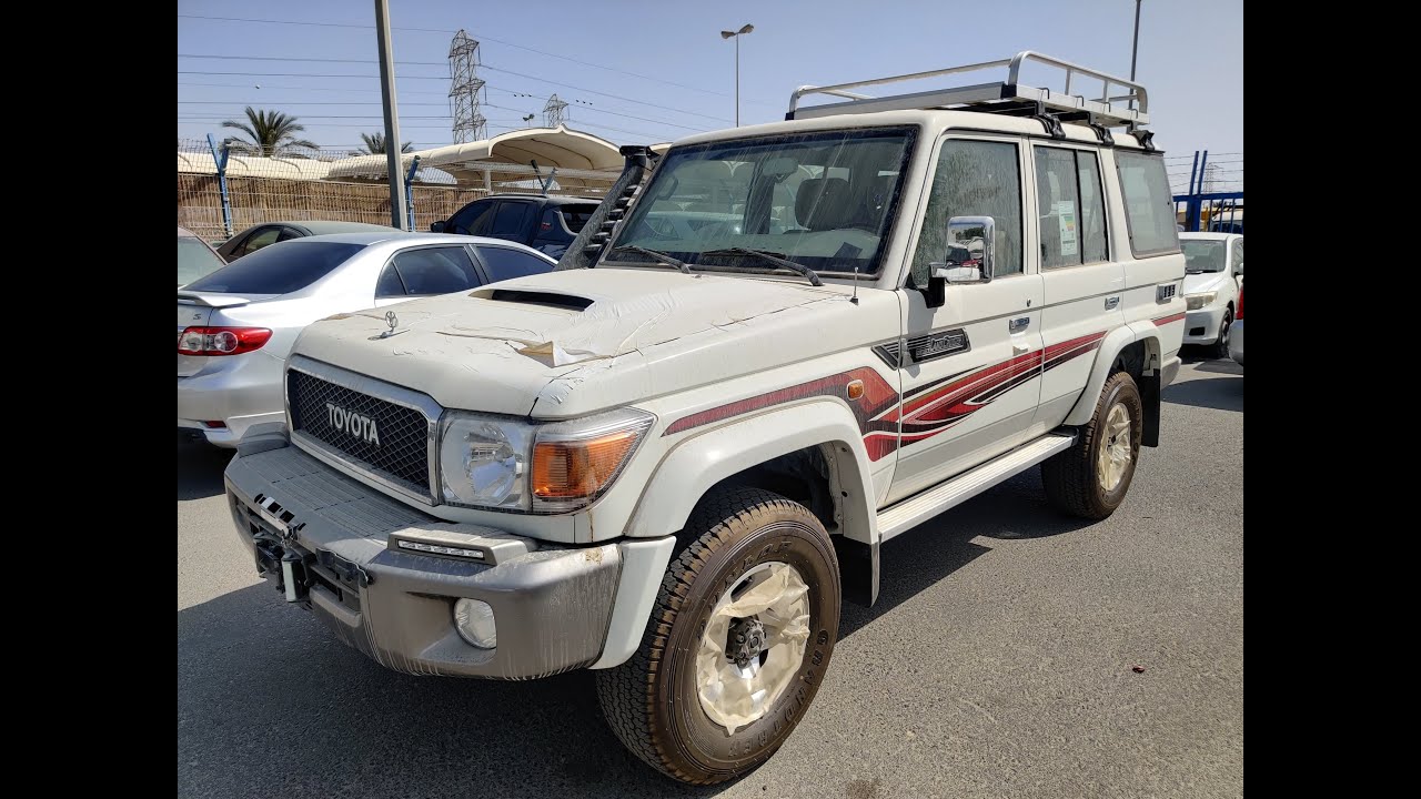Toyota Land Cruiser LC76 5-Door Station Wagon Hardtop LX Full-Option 4.5 V8 Diesel M/T 4X4