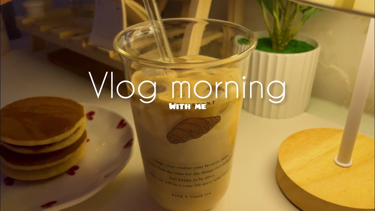 فلوق الاستيقاظ صباح| vlog morning روتين • بانكيك • قهوة باردة• أندومي 🍝 والمزيد !