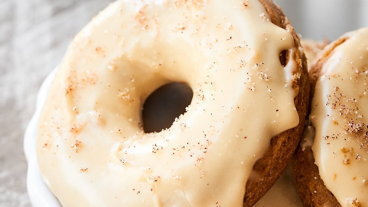 Baked Pumpkin Donuts - Show Me the Yummy