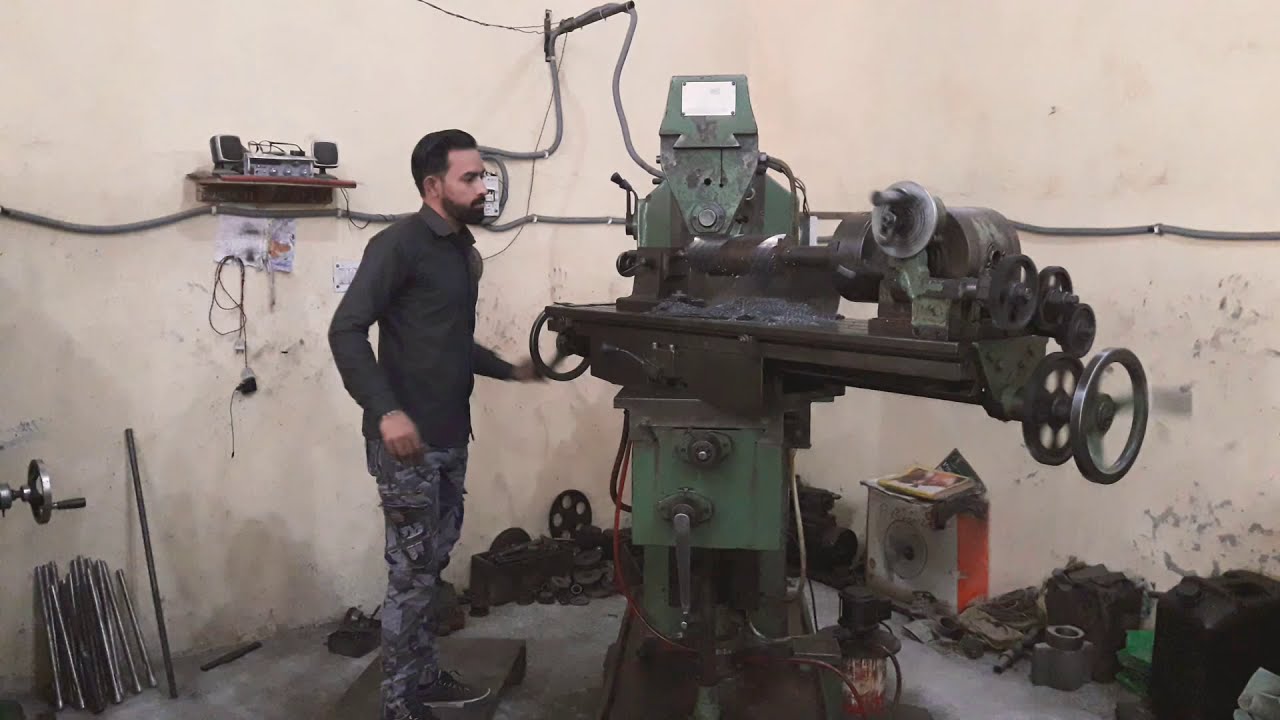 Milling machine gear cutting 11 teeth  45' left hand gear length 300 mm(all types of gears cutting)