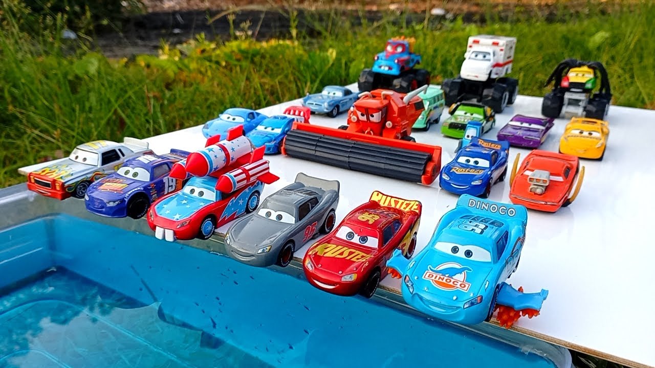 Disney Pixar Cars : Lightning Mcqueen, Cruz, Hudson, Sally, Mater, Finn, Rasta Carian, Ramone, Frank