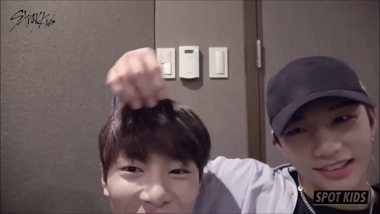 STRAY KIDS (?) LOVES TO TOUCH EACH OTHER HAIR