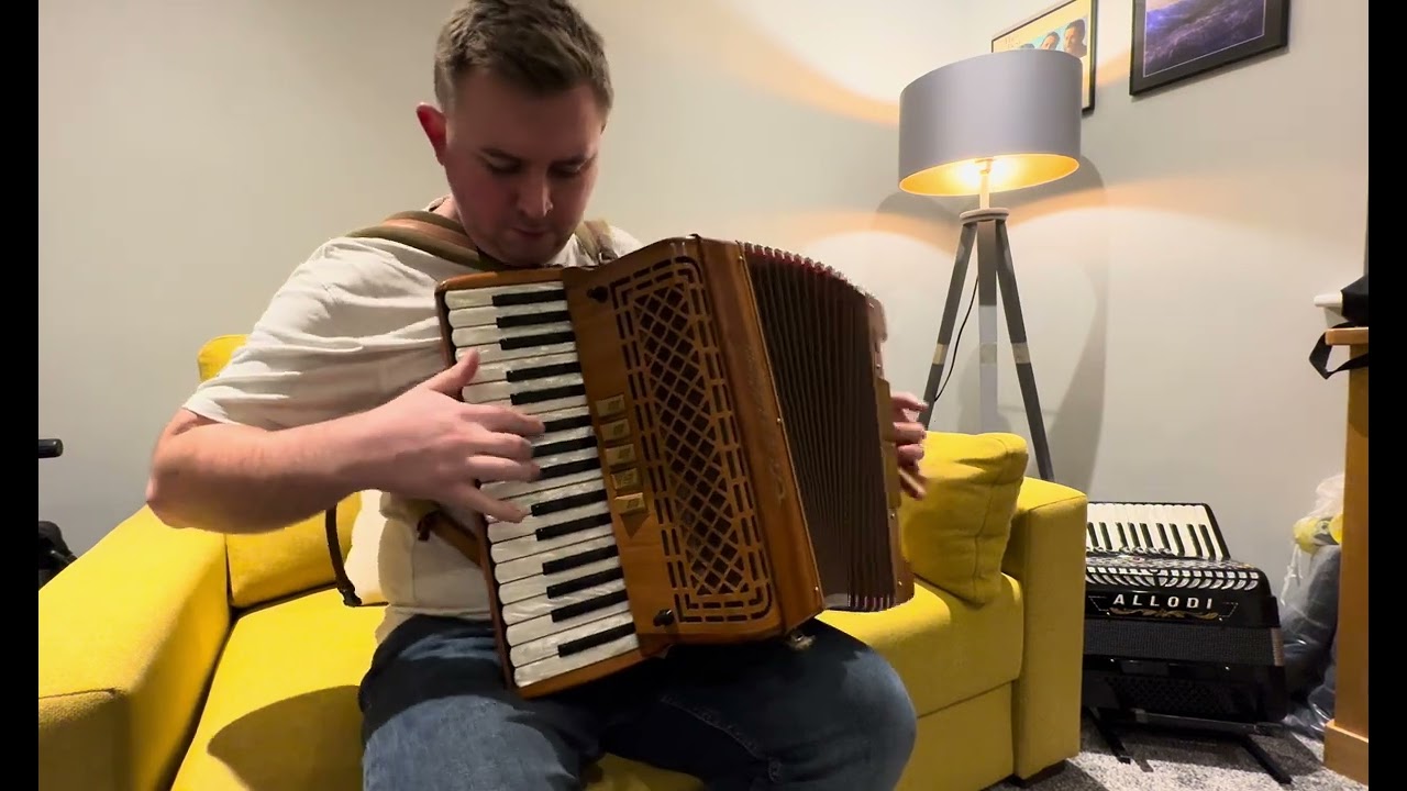 Coolies Reel - played on Piano accordion