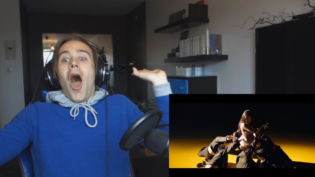 Reacting to Chung Ha – Stay Tonight