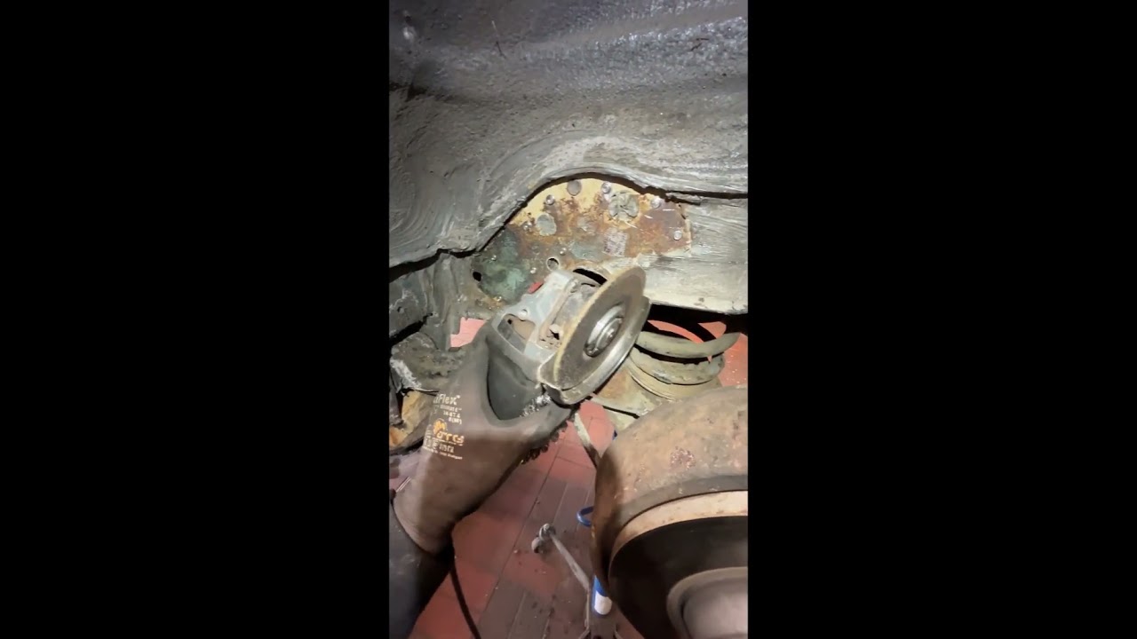 VW T4 Verstärkungsblech Stossdämpfer Hinterachse Rost raus - reinforcement plate rear axle rust off
