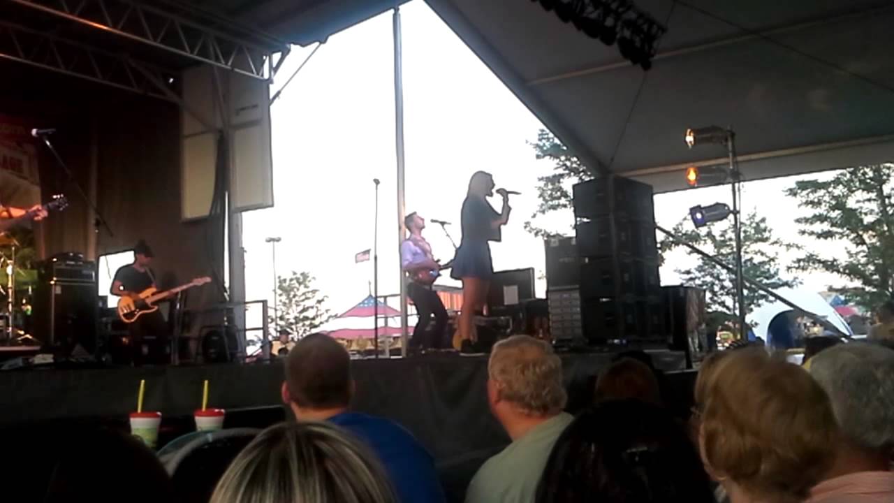 Lauren Alaina - 18 Inches (live)