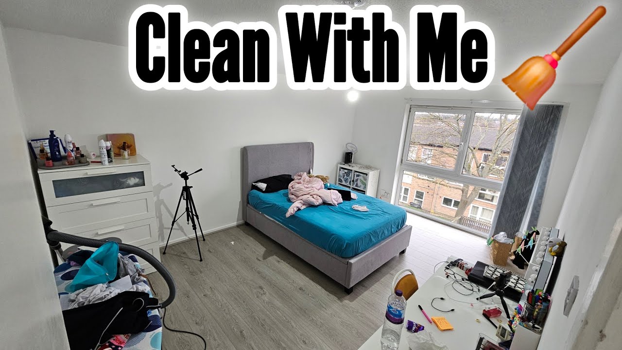 CLEAN WITH ME