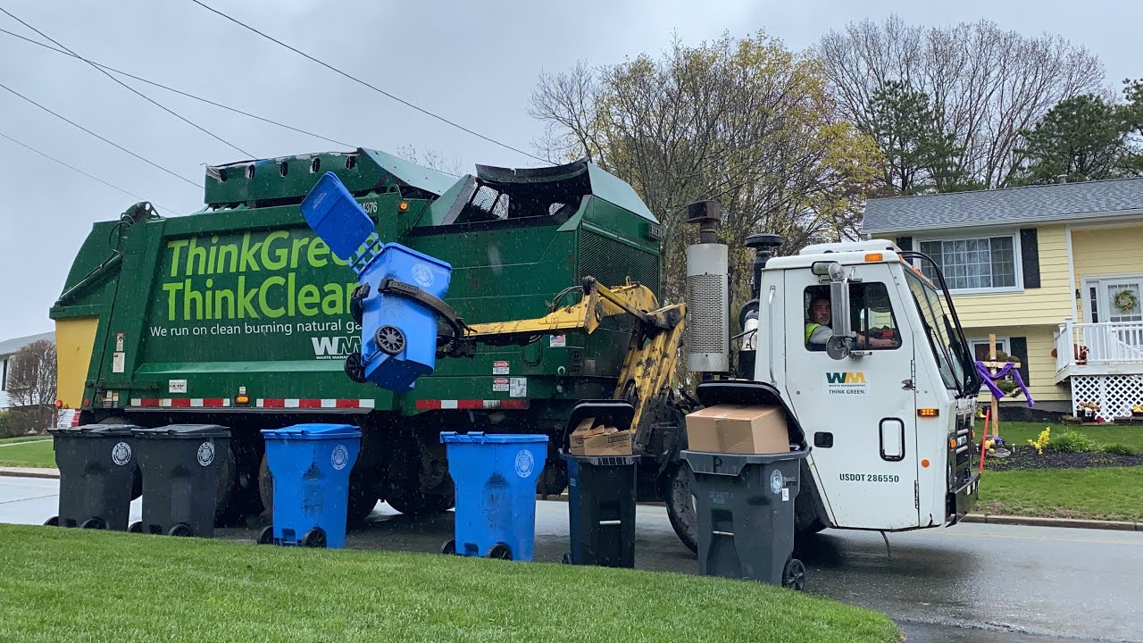 WM Heil Python Vs Recycling Cart Line
