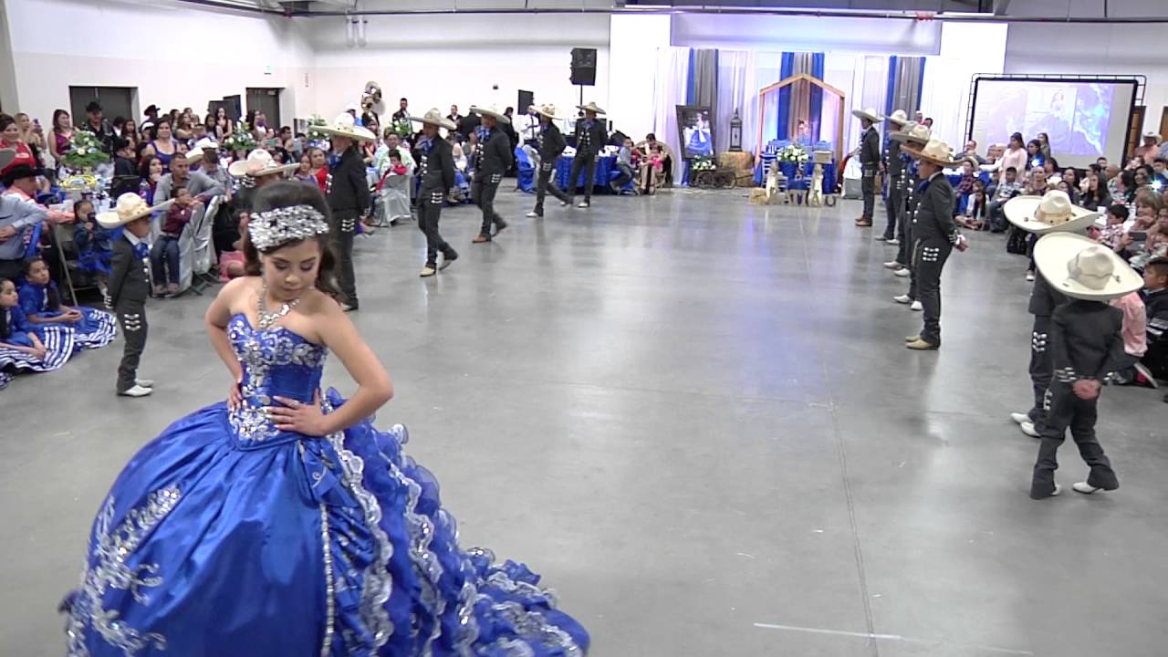 Katia Santoyo Soto XV, Vals y Baile Sorpresa