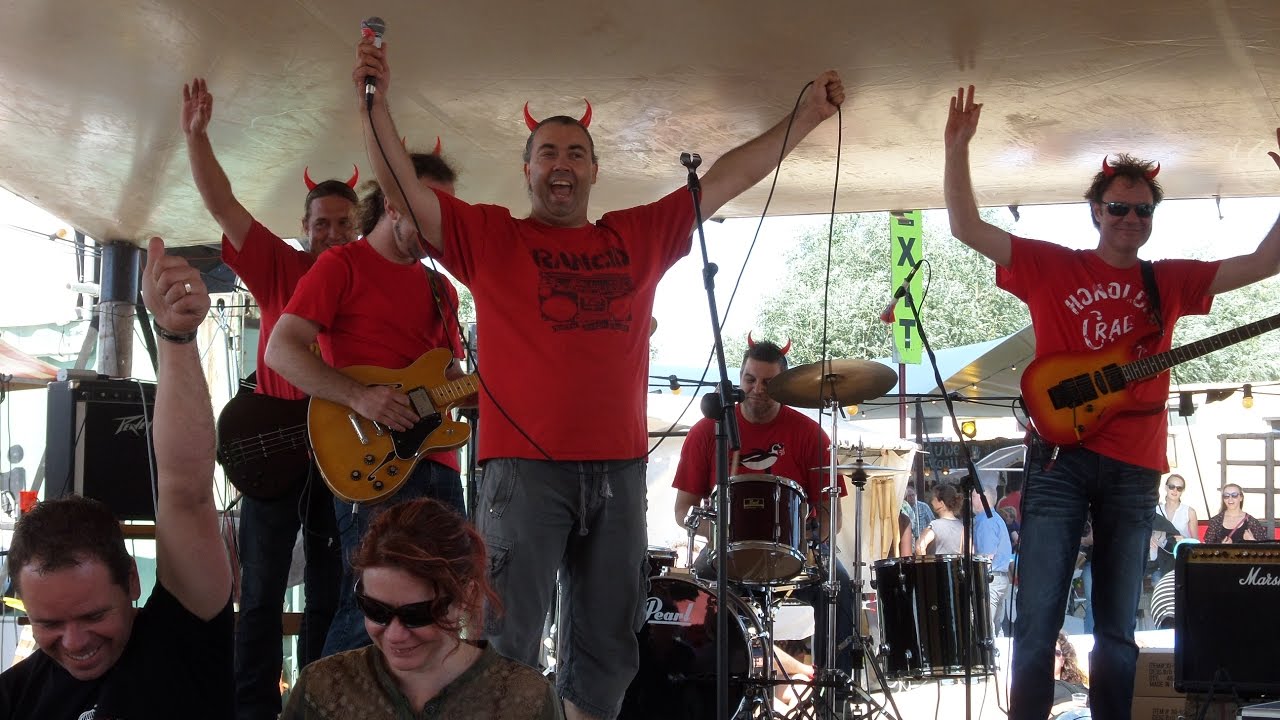 SLECHT -  Advocaat (De comeback op cultureel terras de Kaaij in Nijmegen)