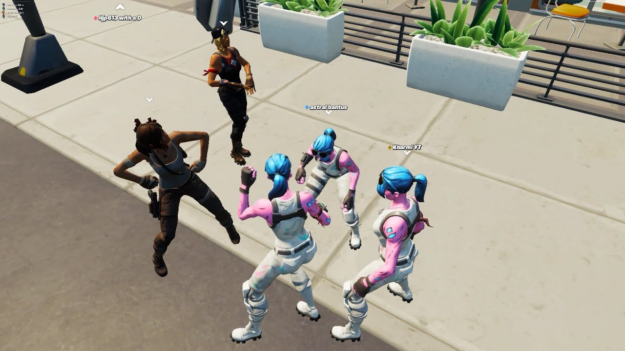 Salty/Toxic Pink Ghoul Troopers Reacts to *EVERY* OG Skin in Party Royale