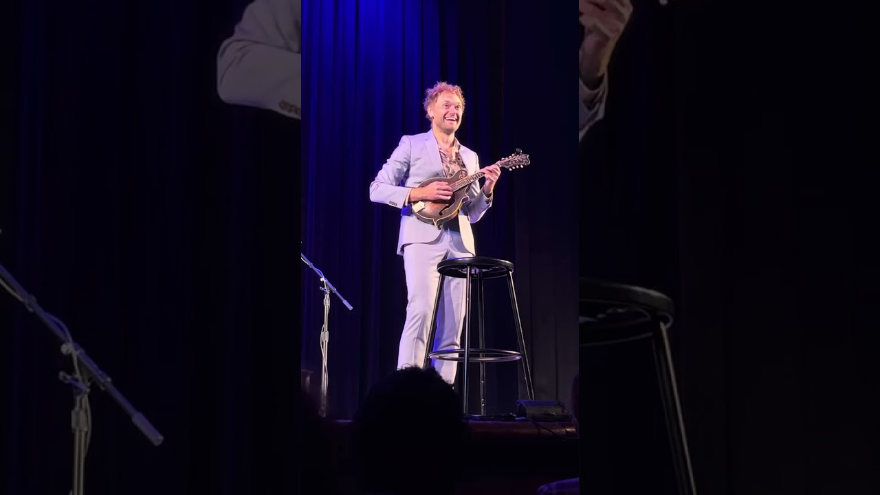 Chris Thile - Weird Fishes - Live NYC 10-19-2025 - Encore Request - Gets lyrics off audience phone 