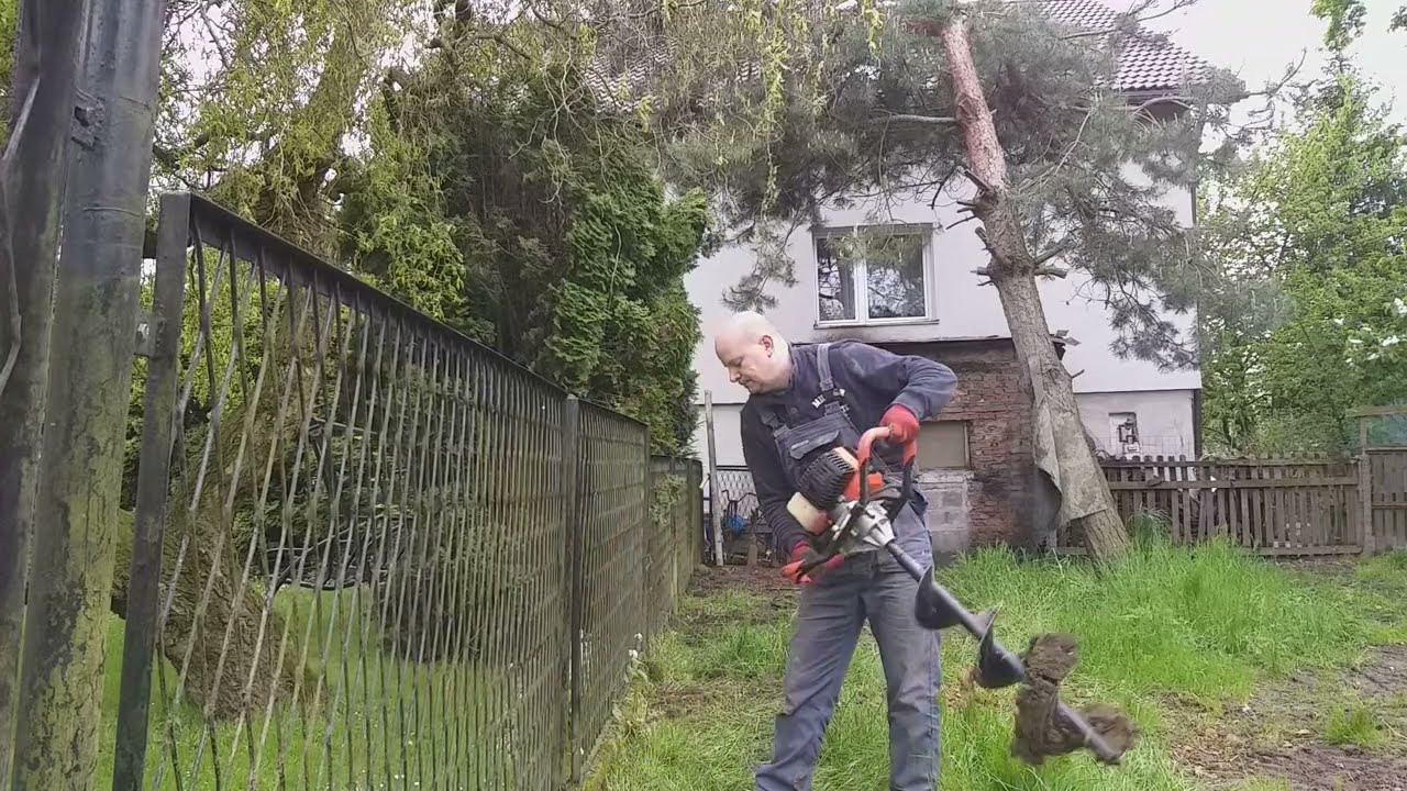 wiercenie fi 20 pod słupki betonowe. Glina.