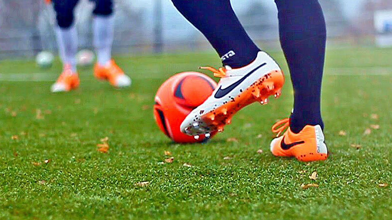 How To Improve Your Weak Foot & Touch - Soccer Football Skills
