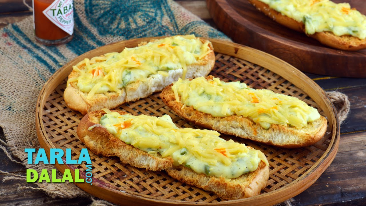 भरवां हॉट डॉग रोल रेसिपी (Stuffed Hot Dog Rolls, Recipe) by Tarla Dalal
