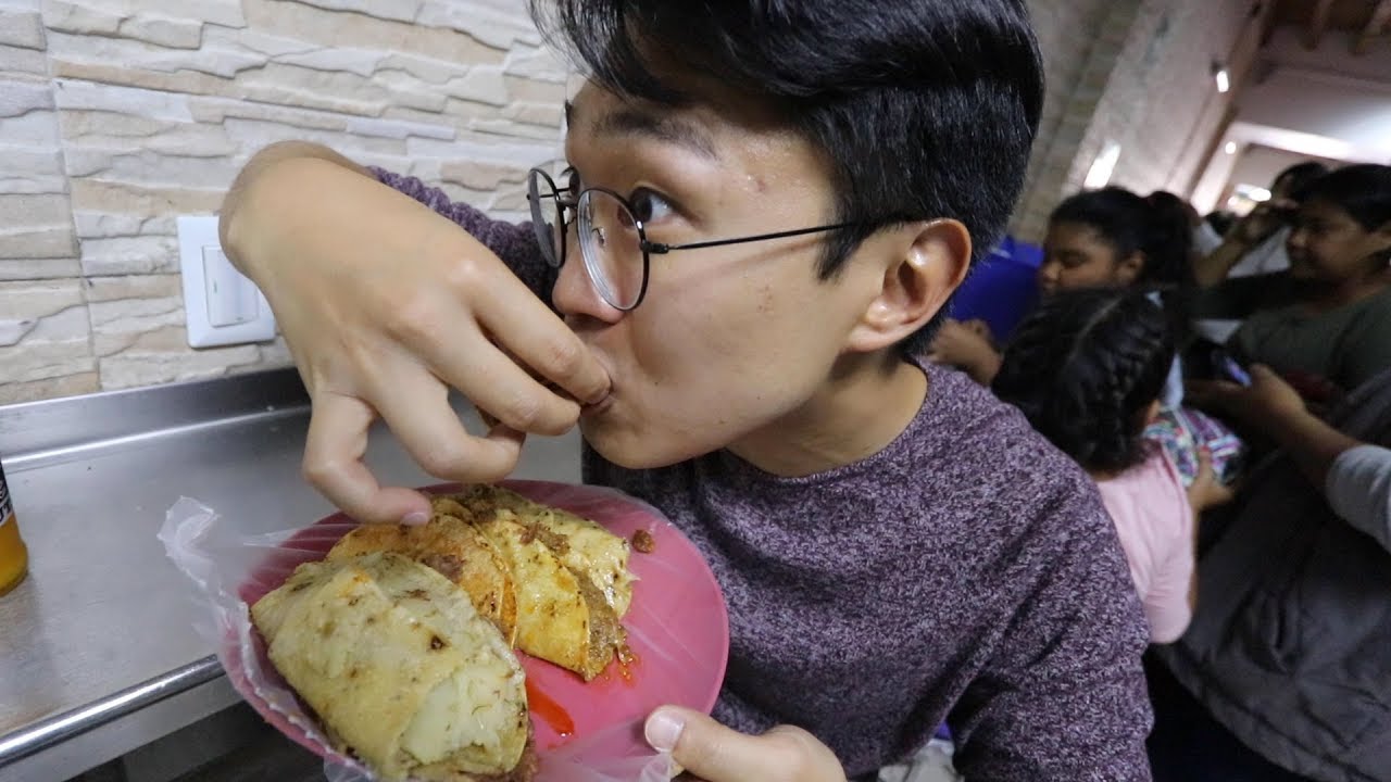 PROBANDO SOLO COMIDA BARATA
