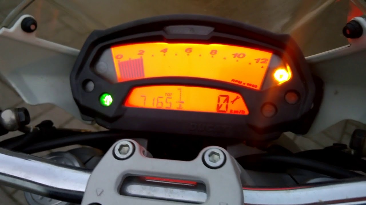 Akumulator Załadowany...Odpalamy Ducati Monster mojej Żony..