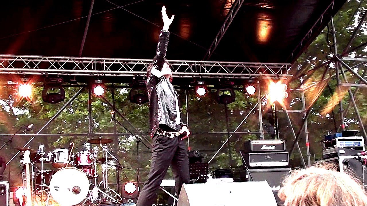 Michael Jackson - Shake your Body by Alex Blanco (Impersonator) @Coruña Bipolar Fest
