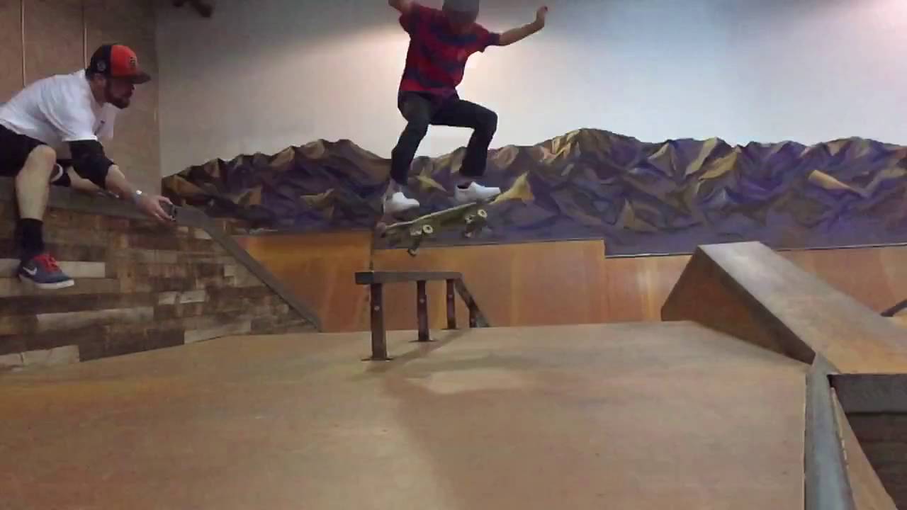 Kick flip K-grind
