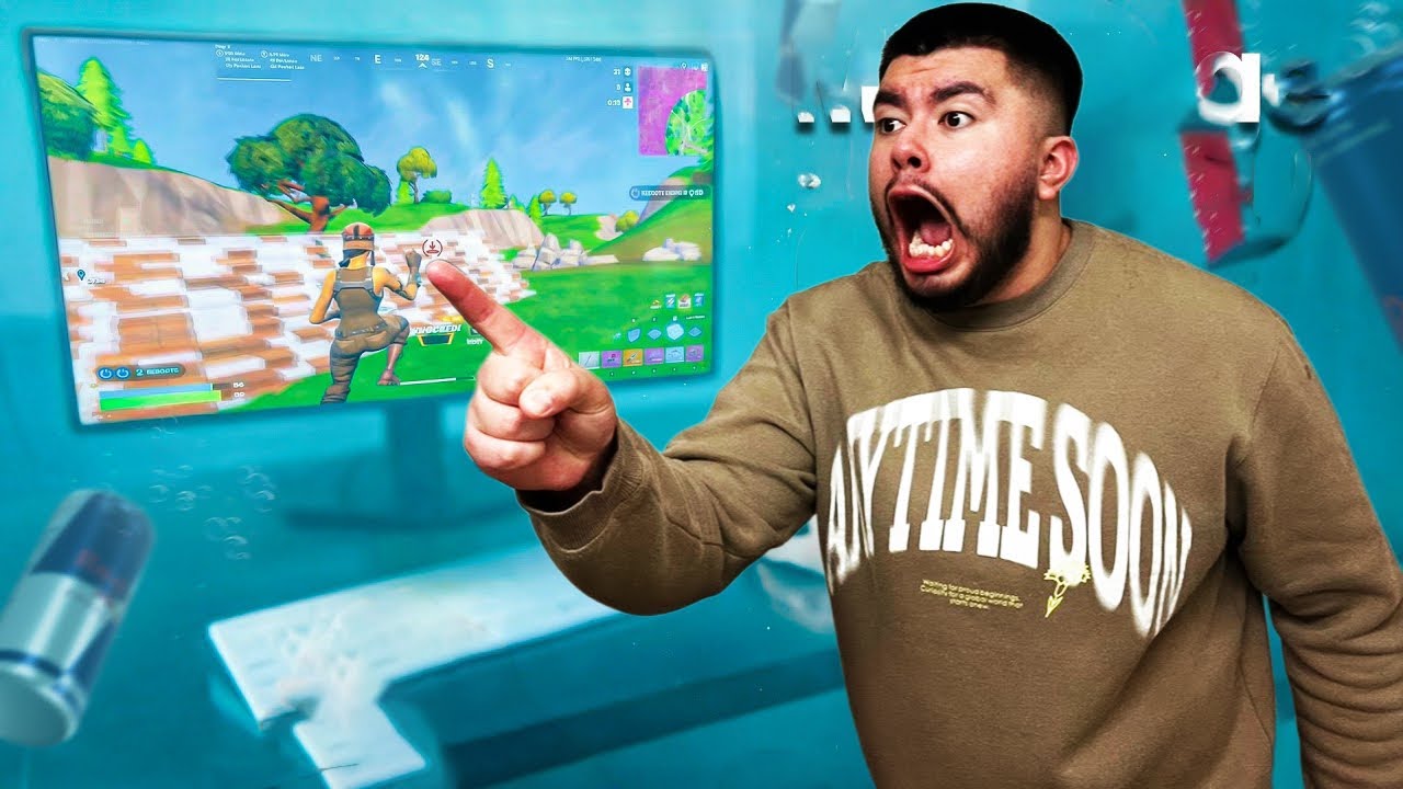 Playing Fortnite While Being Underwater! 