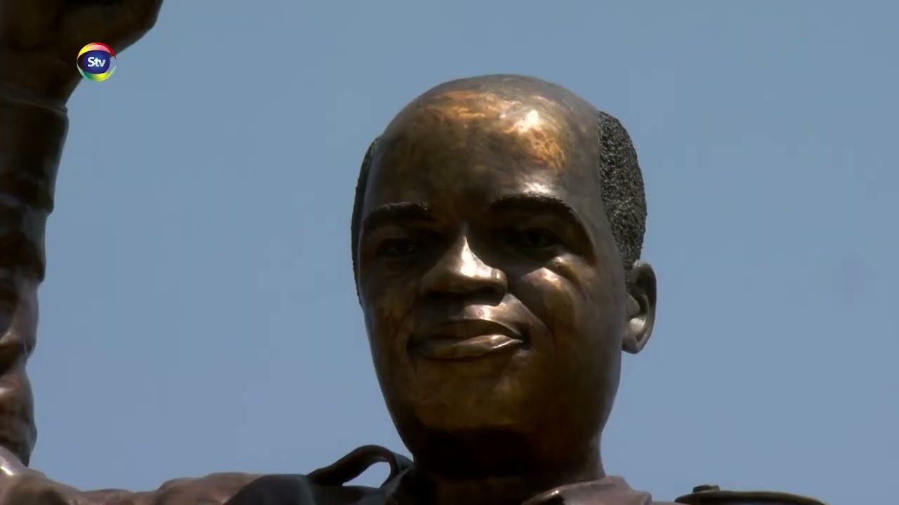 Artistas plásticos detectam erros na nova estátua de Eduardo Mondlane