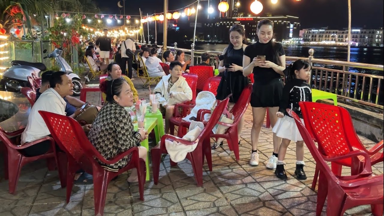 Ăn uống ở Bờ Kè Xóm Chài Cần Thơ 2026