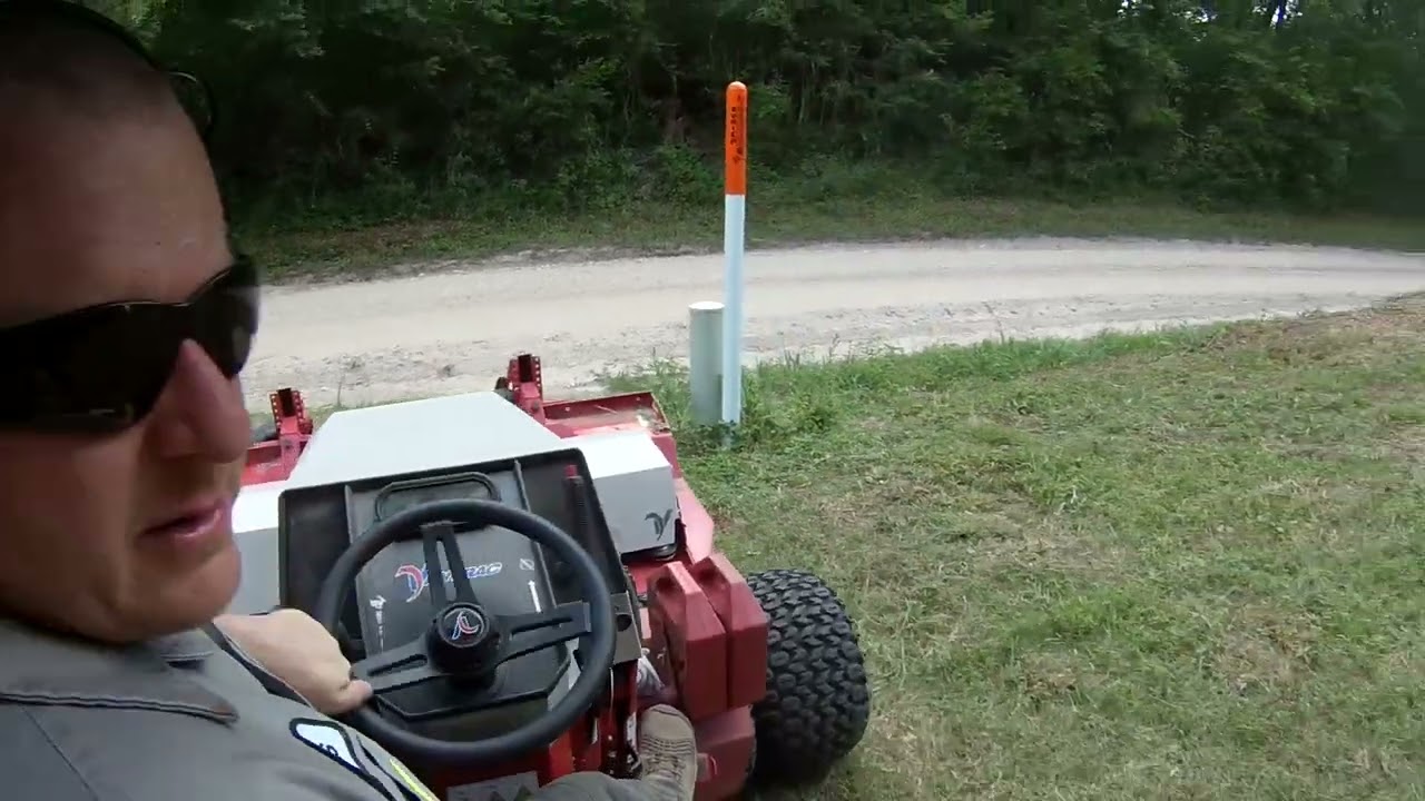 Frontage Road Clean Up - Ventrac - 4520Z - Tough Cut - HQ682