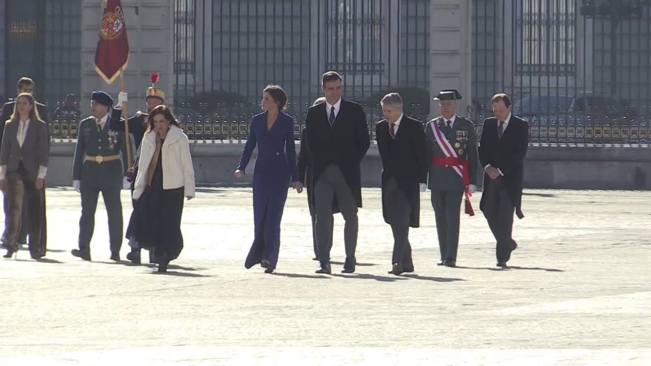 SS.MM. los Reyes presiden en el Palacio Real la ceremonia de la Pascua Militar