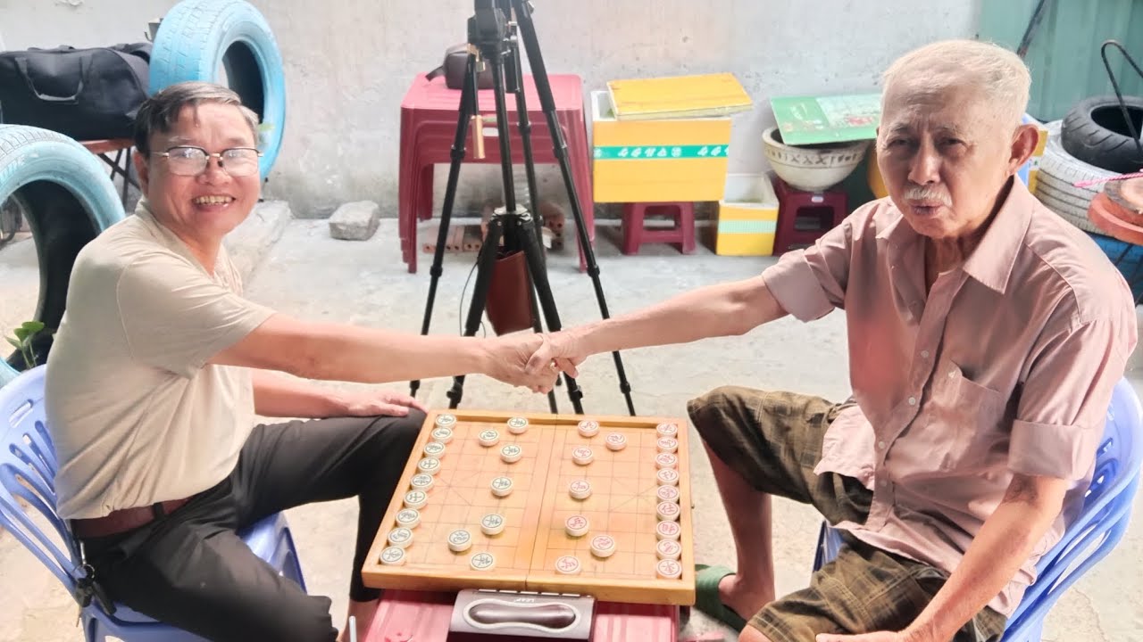 Tôn Thất Cẩm (xanh) vs Sát Nhân Vô Ảnh-Chú Việt (đỏ) : Showmatch chạm 10
