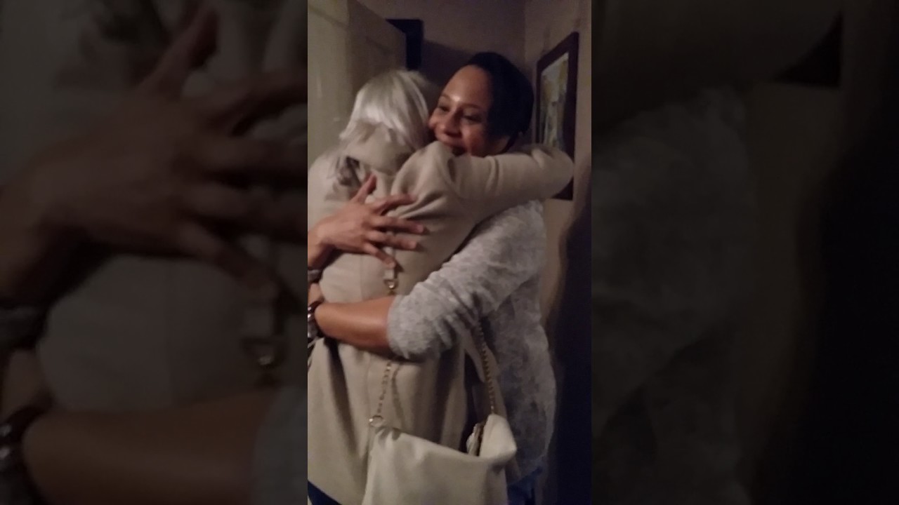 2 sisters reunited after 30 years
